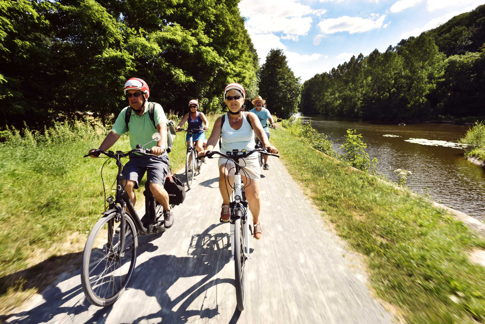 La V lo Francette Normandy Atlantic by bike Mayenne Laval